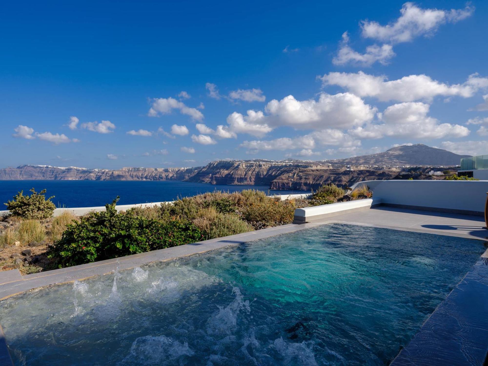Neptune Luxury Suites Akrotiri  Exterior photo